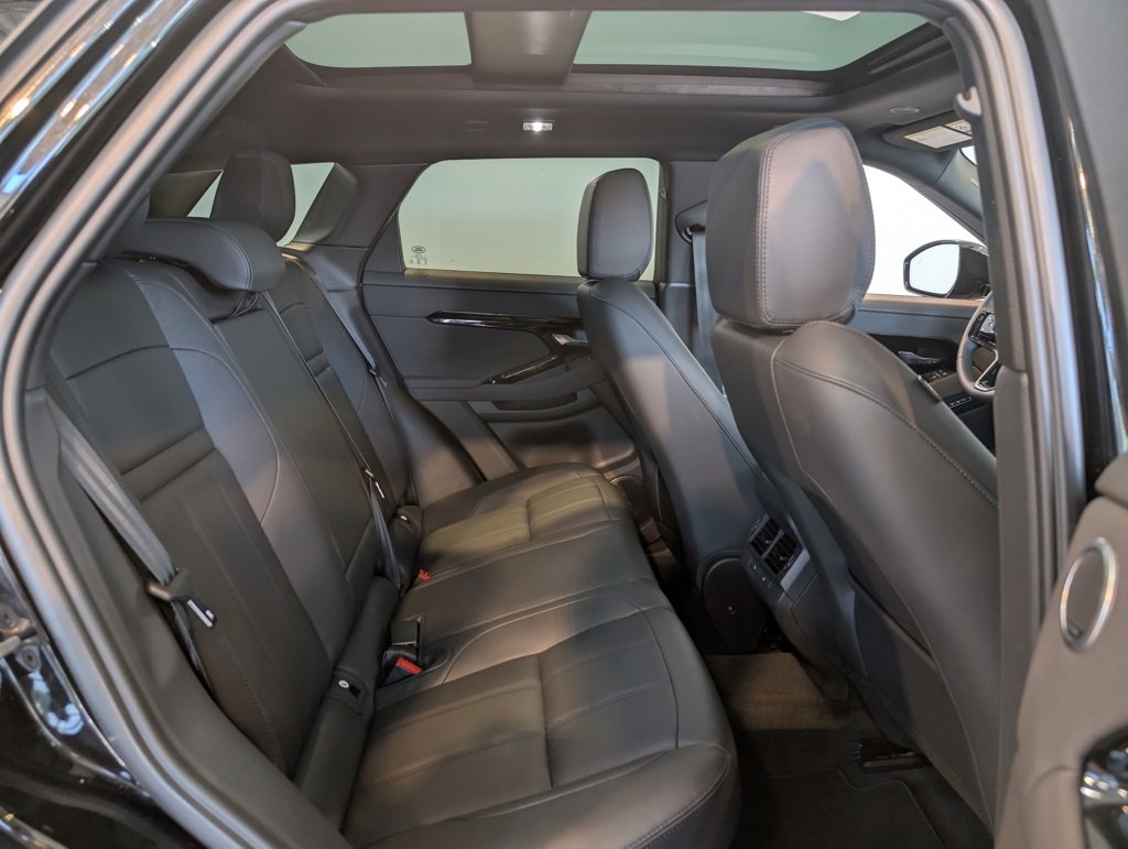 Used 2025 Land Rover Range Rover Evoque S image 28