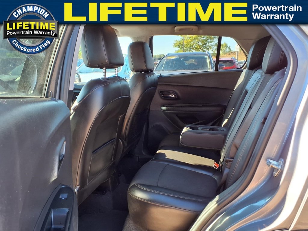 Used 2020 Chevrolet Trax LT w/ LT Convenience Package FWD image 11