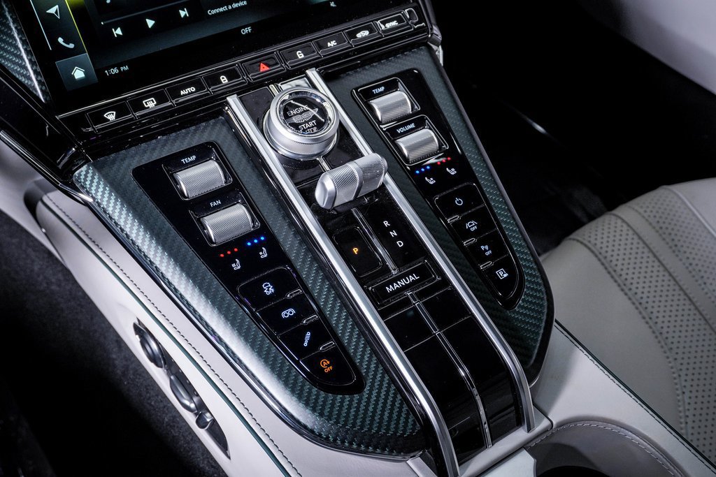 Used 2026 Aston Martin V8 Vantage Coupe RWD image 30