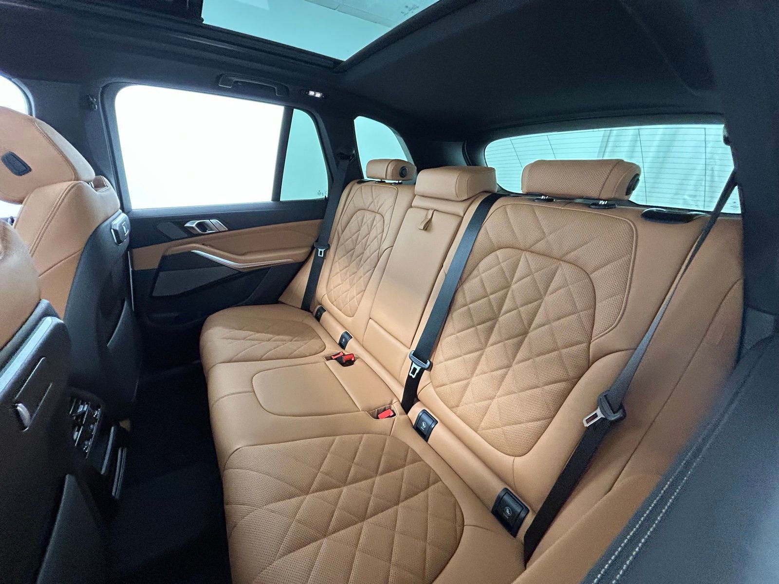 Used 2026 BMW X5 xDrive50e w/ Premium Package image 33