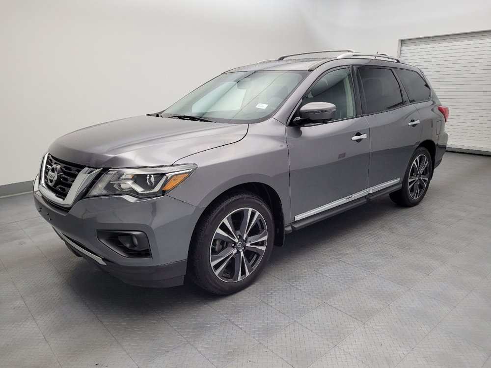 Used 2017 Nissan Pathfinder Platinum w/ Family Entertainment Package AWD/4WD image 2
