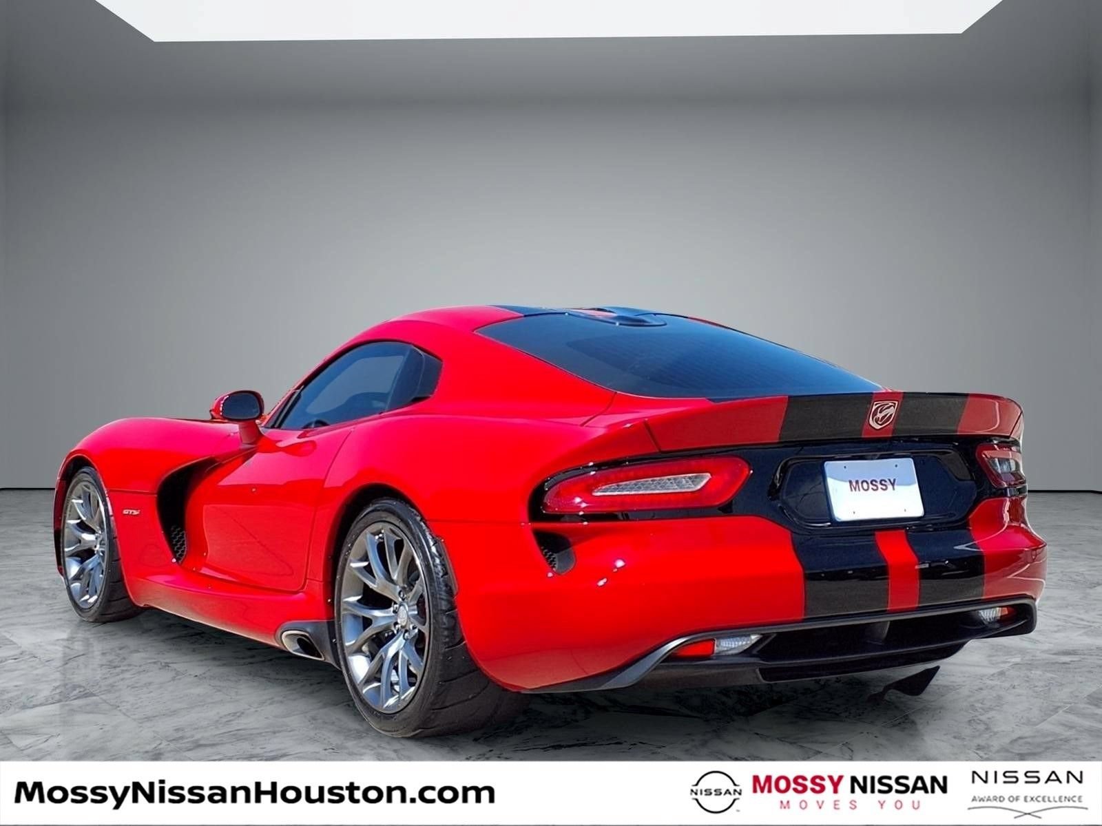 Used 2013 SRT Viper GTS w/ GTS Laguna Interior Pkg RWD image 2