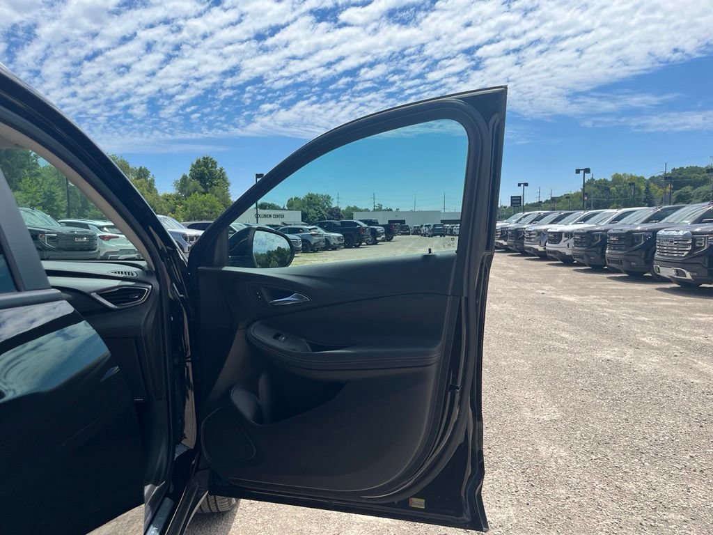 Used 2023 Buick Encore GX Select FWD image 33