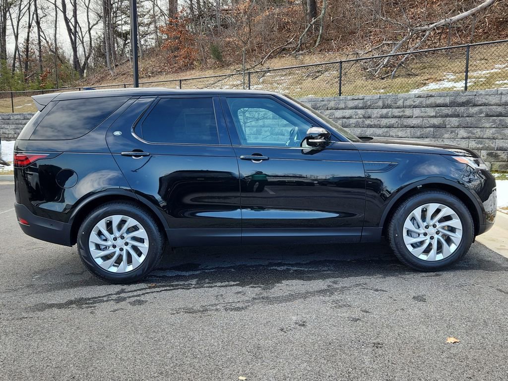 New 2026 Land Rover Discovery S image 11
