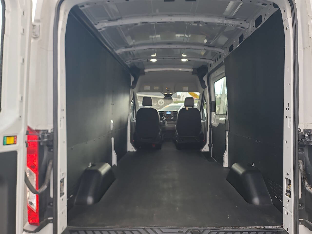 Used 2023 Ford Transit 250 250 3dr SWB Medium Roof Cargo w/ Load Area Protection Package image 15