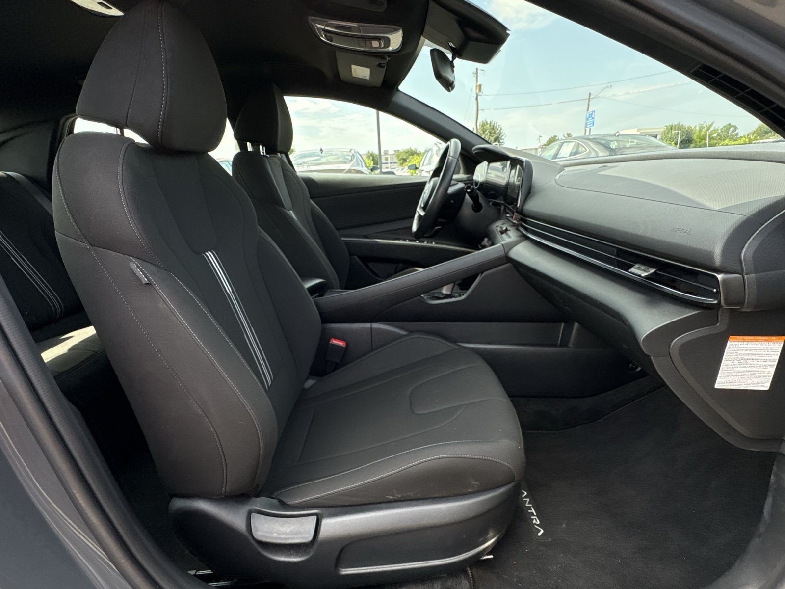 Used 2025 Hyundai Elantra SEL FWD image 26