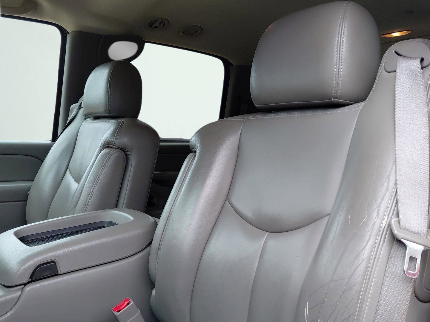 Used 2004 Chevrolet Suburban LT w/ Preferred Equipment Group image 9