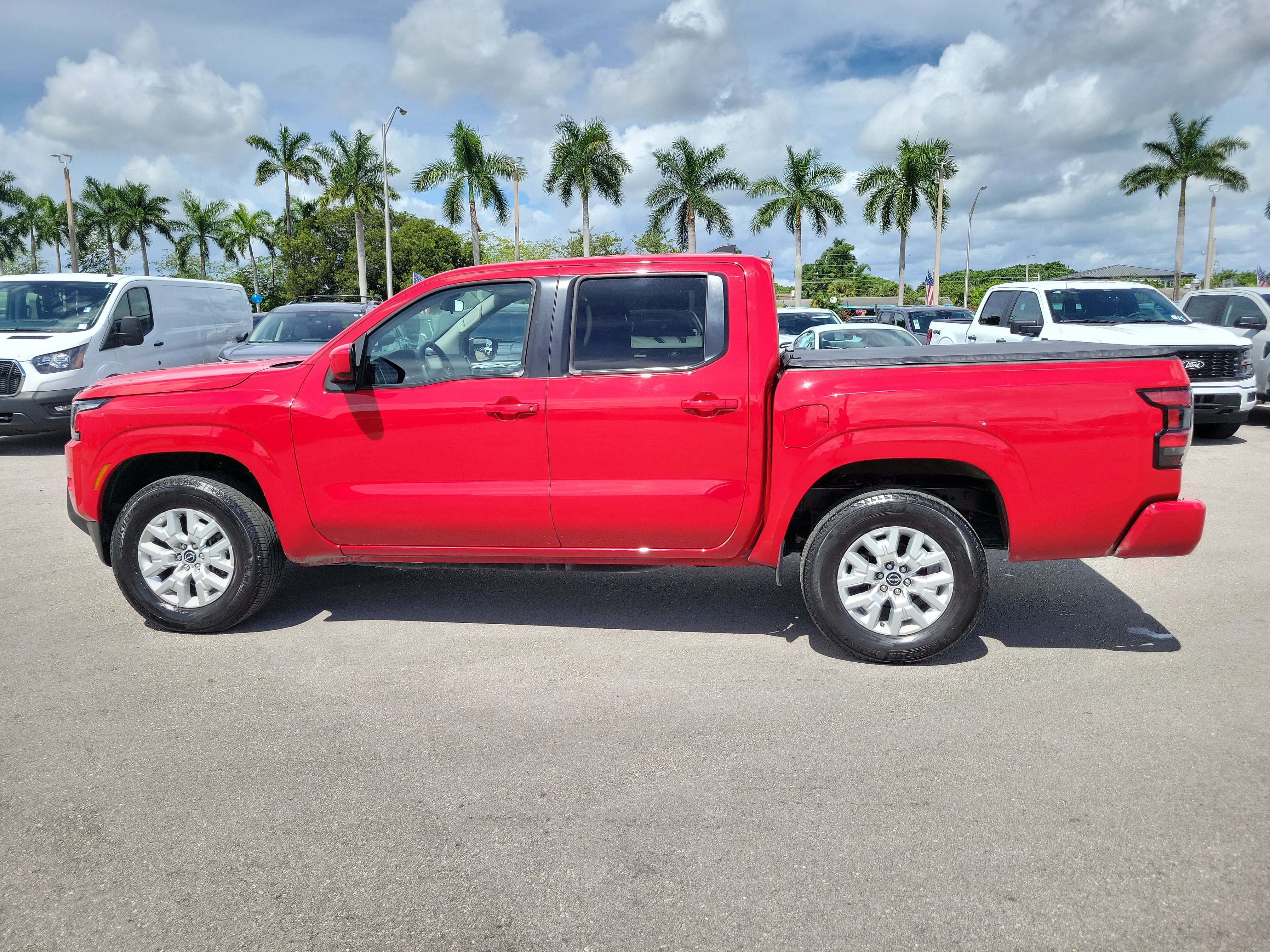 Used 2023 Nissan Frontier SV AWD/4WD image 8