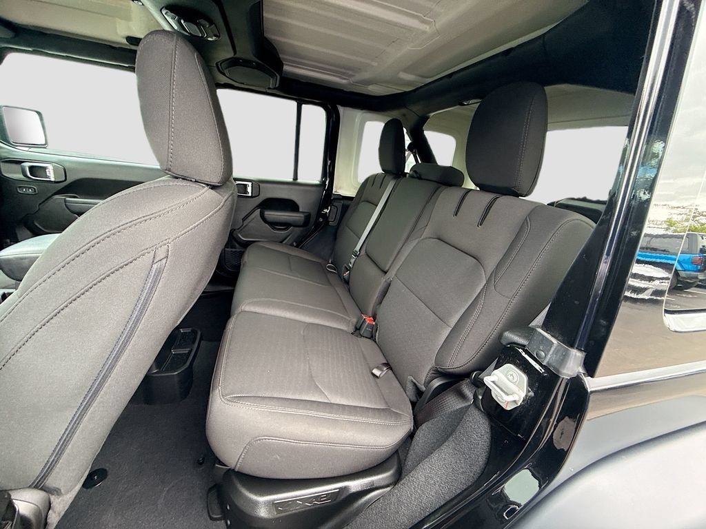 Used 2023 Jeep Wrangler Unlimited w/ Cold Weather Group AWD/4WD image 27
