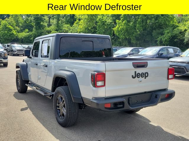 Used 2023 Jeep Gladiator Sport AWD/4WD image 6