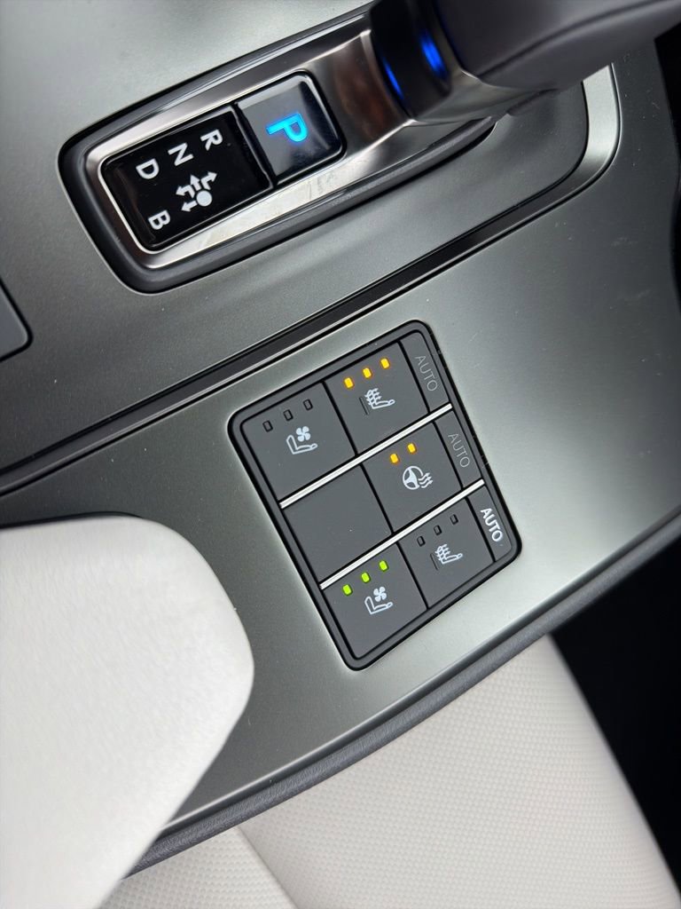 New 2026 Lexus UX 300h AWD image 13