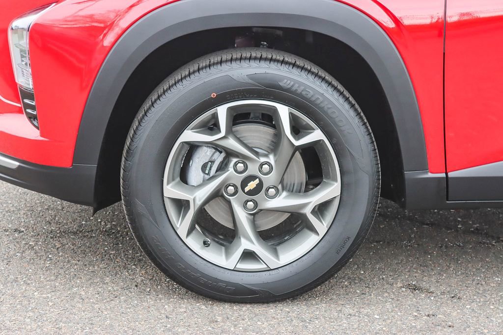 New 2026 Chevrolet Trax LT w/ Sunroof Package image 9