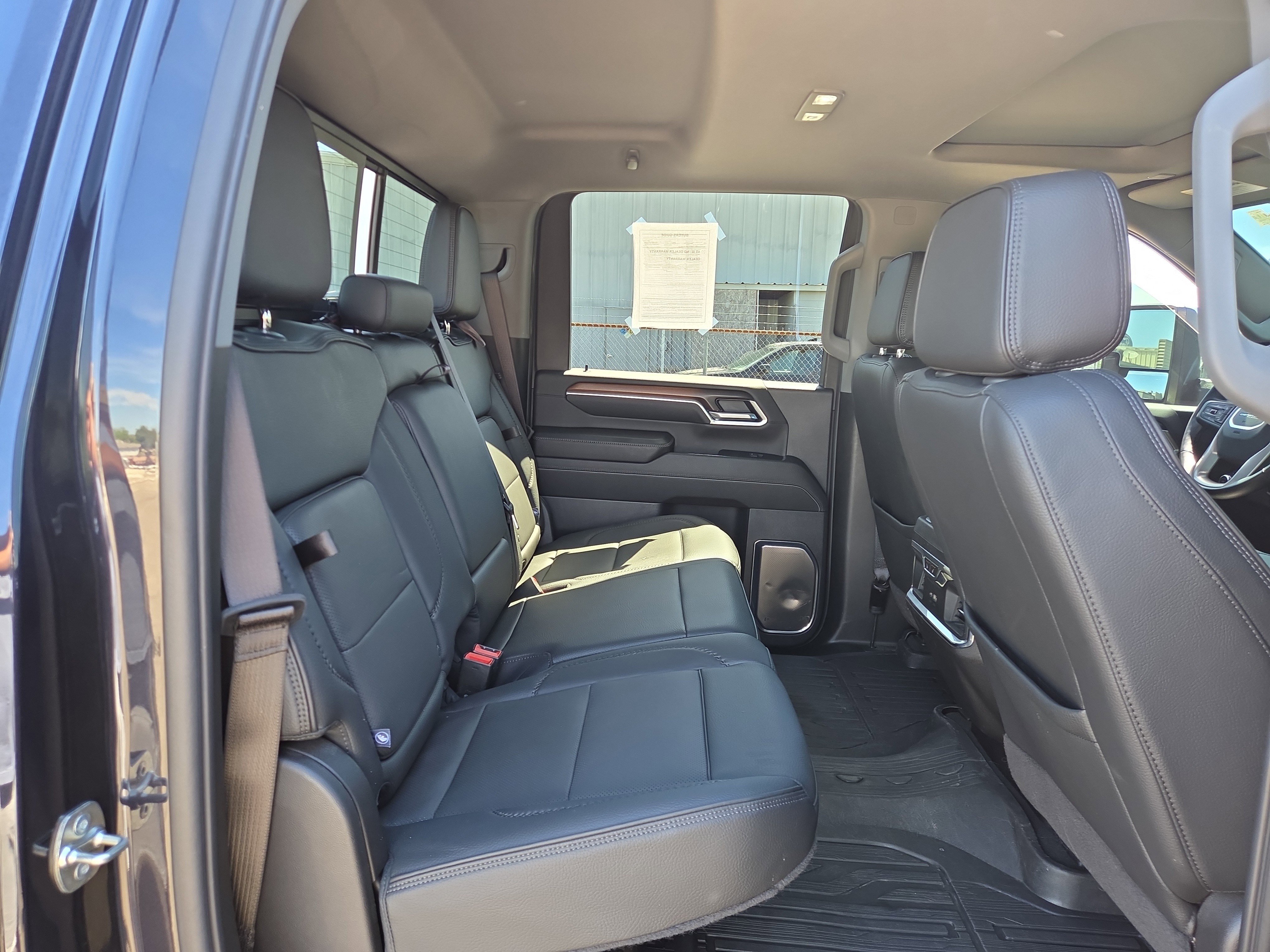 Used 2025 GMC Sierra 2500 Denali w/ Denali Reserve Package AWD/4WD image 15