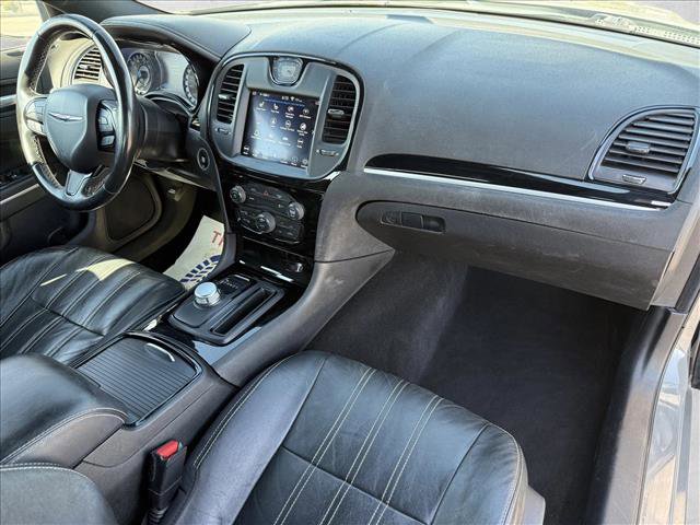 Used 2019 Chrysler 300 S image 13