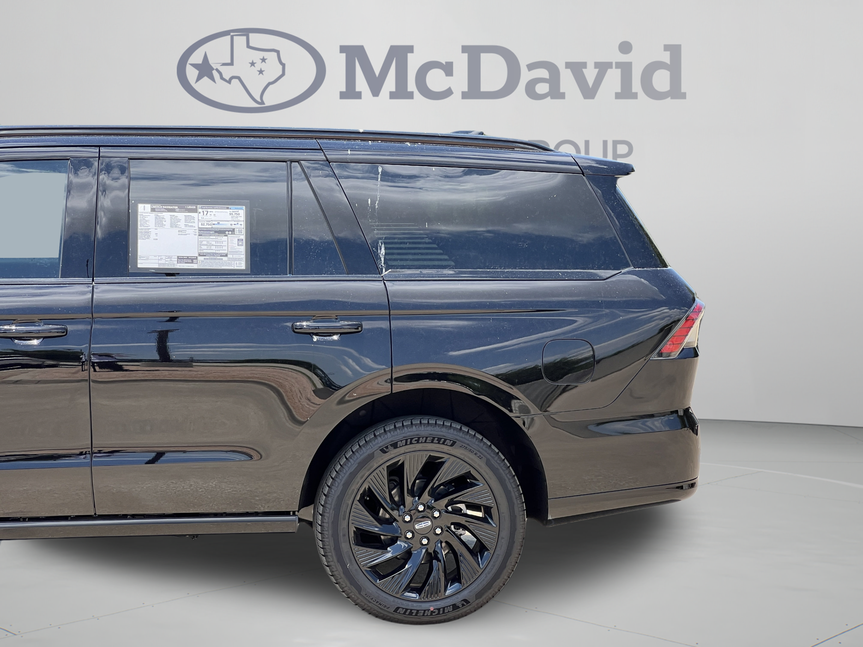 New 2027 Lincoln Navigator Reserve w/ Jet Appearance Package AWD/4WD image 31