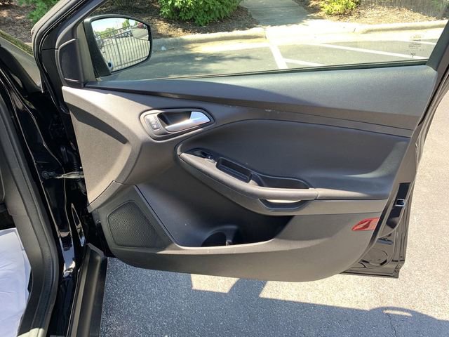 Used 2016 Ford Focus SE FWD image 13