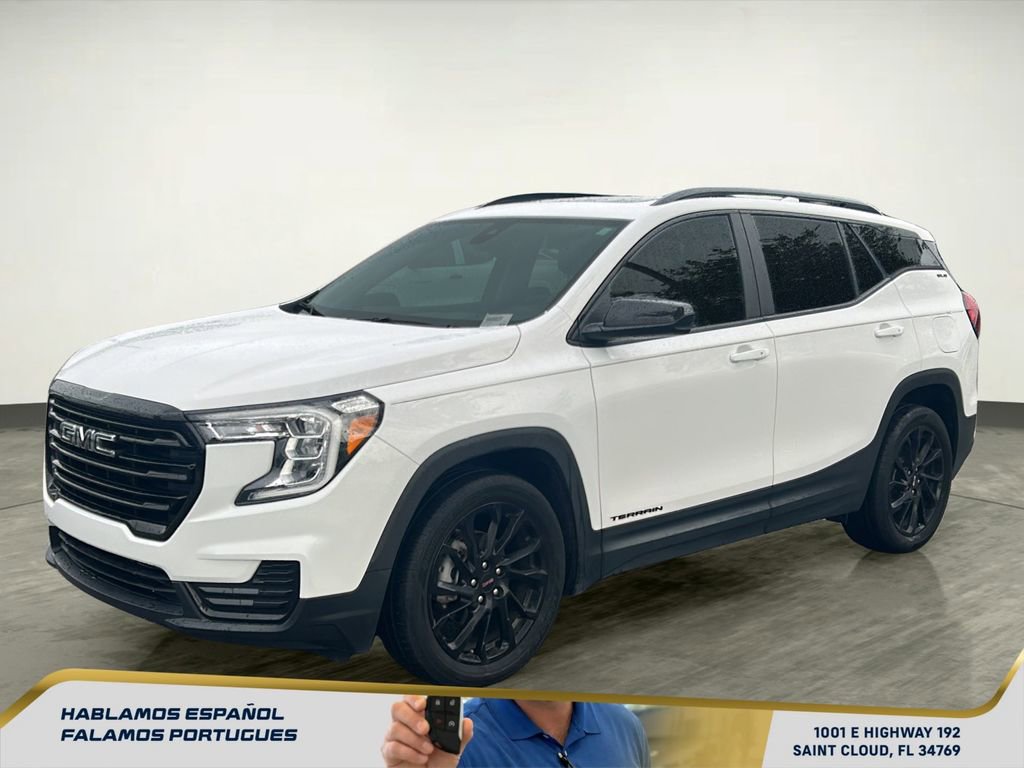 Used 2023 GMC Terrain SLE w/ Driver Convenience Package image 2