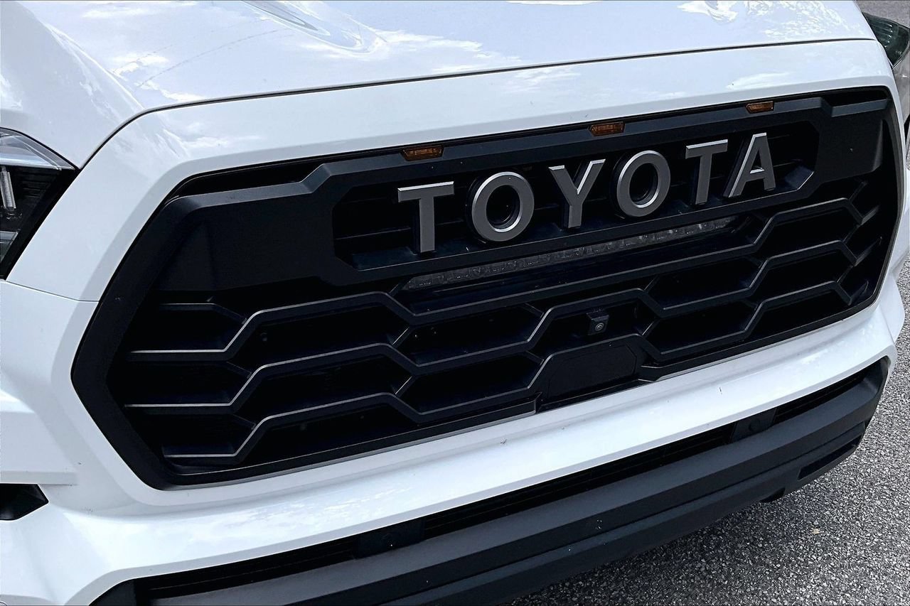 Used 2024 Toyota Sequoia TRD Pro AWD/4WD image 32