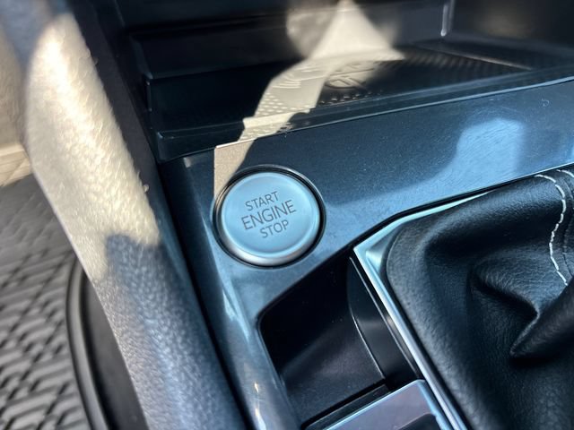 Used 2023 Volkswagen Tiguan SE R-Line AWD/4WD image 18