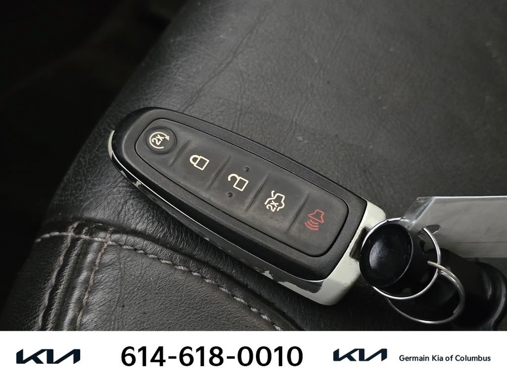 Used 2013 Ford Taurus SEL FWD image 34