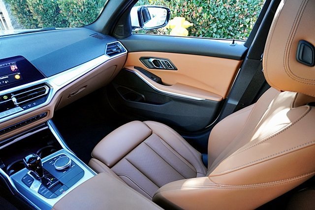 Used 2022 BMW 330i Sedan w/ Driving Assistance Package image 22