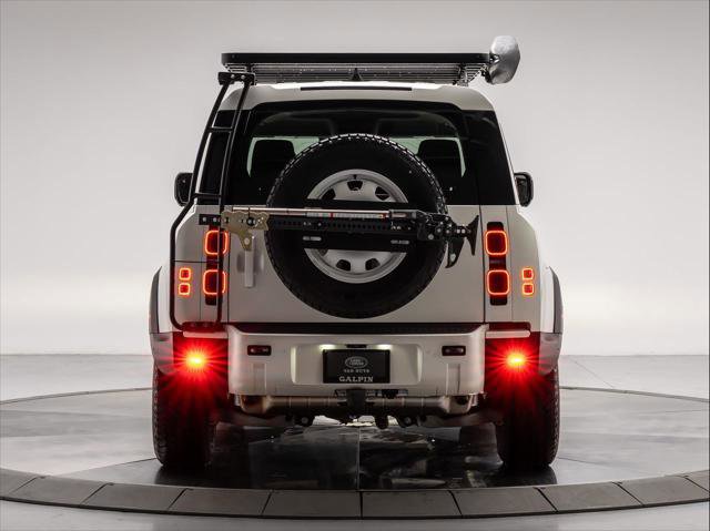 New 2024 Land Rover Defender 110 S image 4