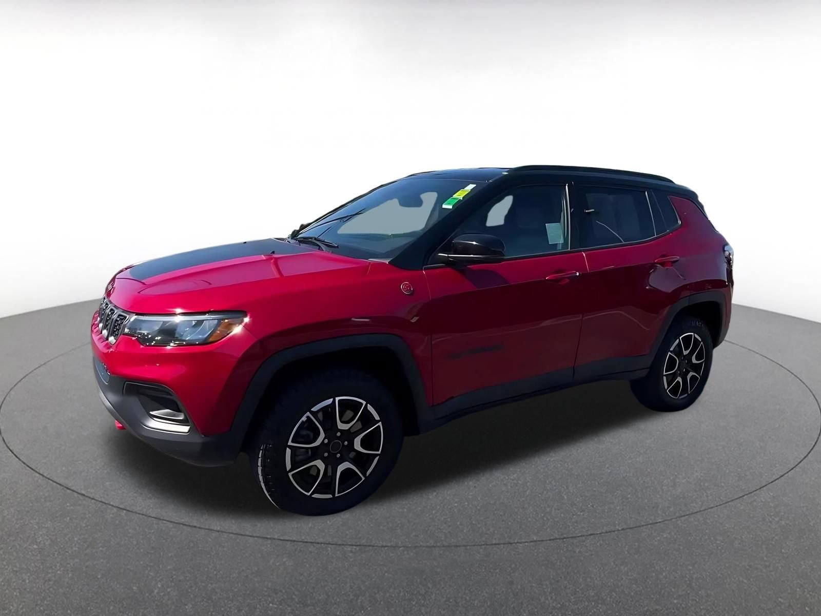 Used 2025 Jeep Compass Trailhawk AWD/4WD image 7
