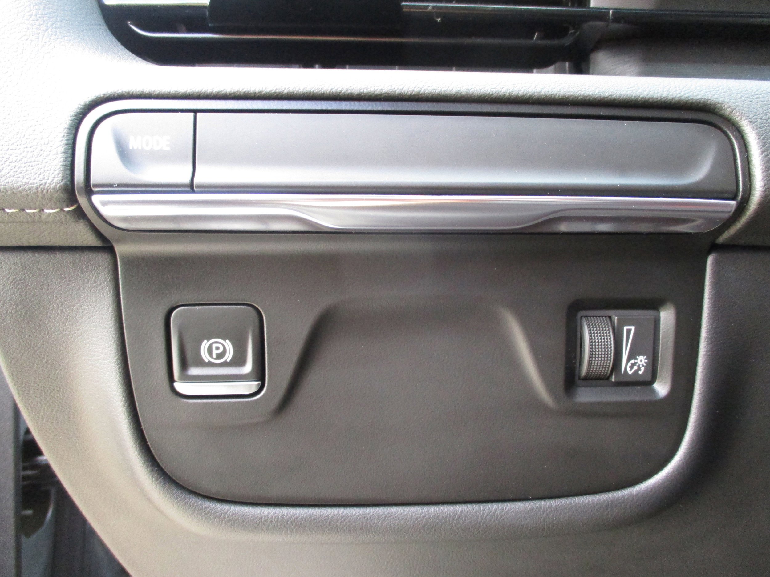 Used 2024 Cadillac Escalade Luxury image 27