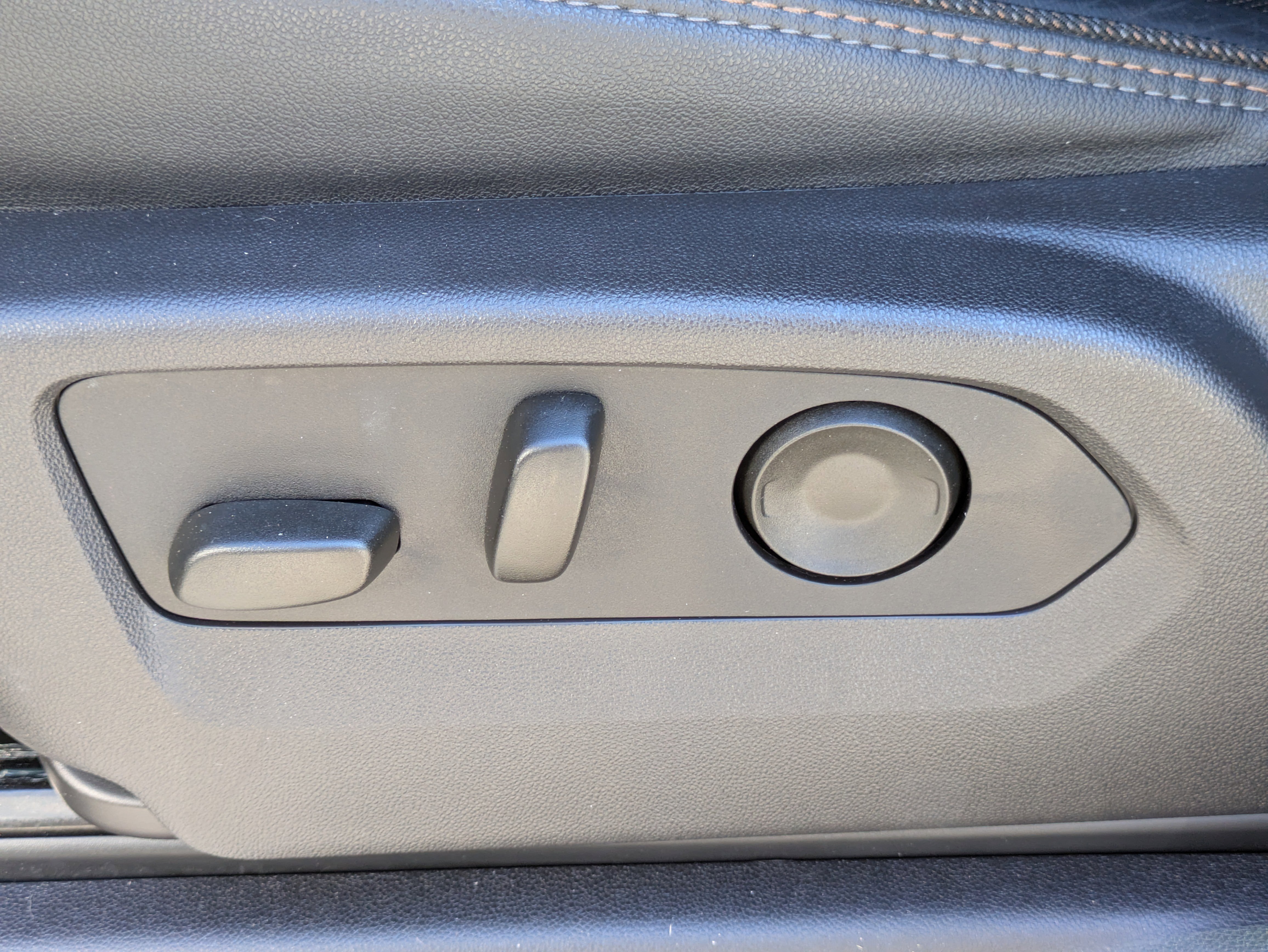 Used 2024 Chevrolet Silverado 1500 High Country w/ Technology Package image 11