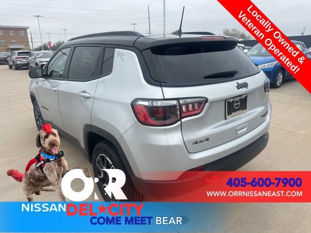 Used 2025 Jeep Compass Trailhawk image 3