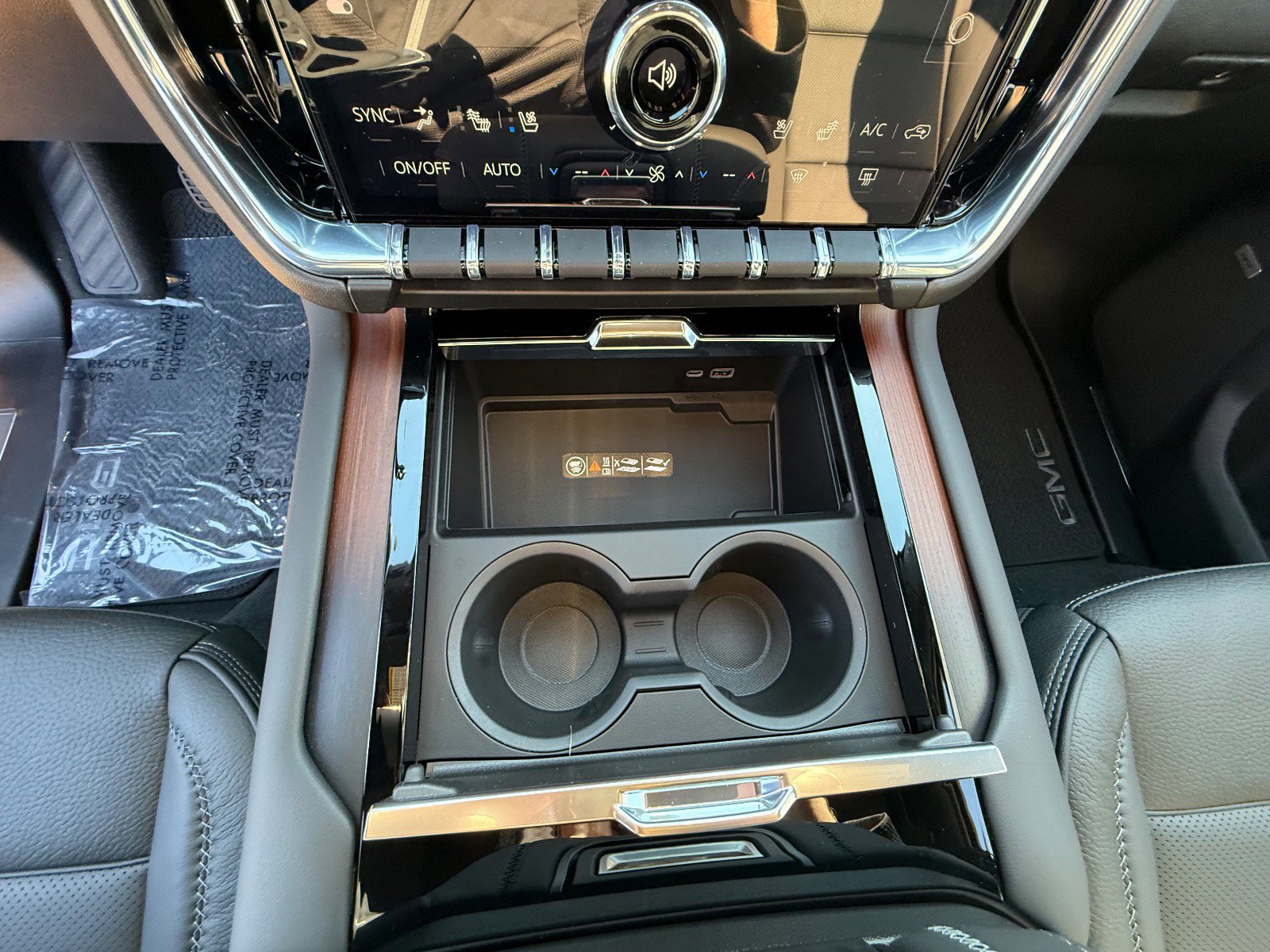 New 2026 GMC Yukon XL Denali w/ Sun & Power Step Package image 24