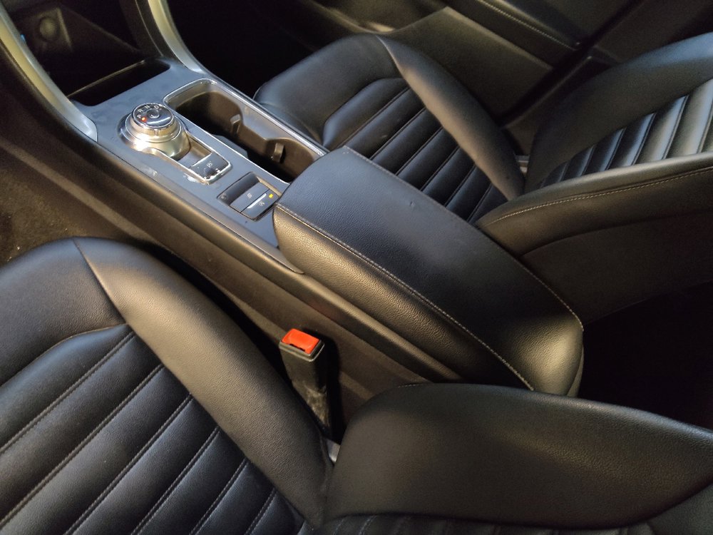 Used 2020 Ford Fusion SEL FWD image 26