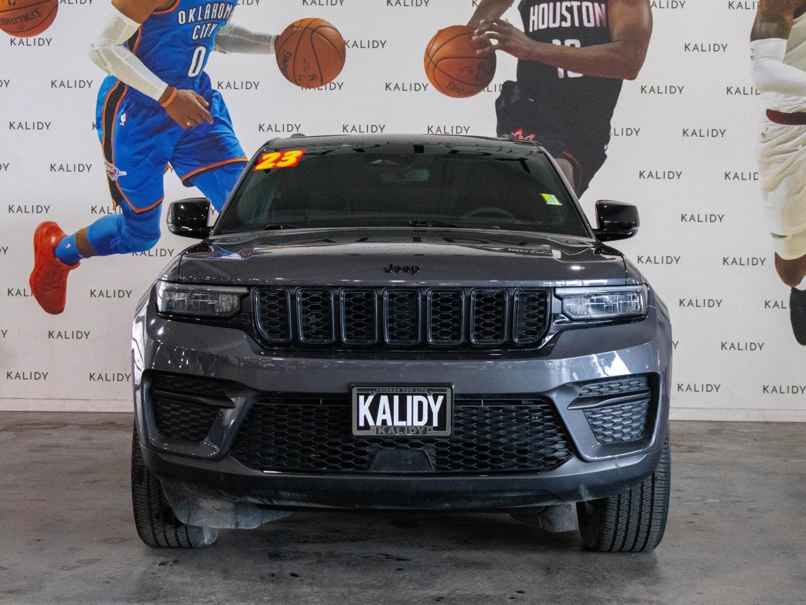 Used 2023 Jeep Grand Cherokee Altitude AWD/4WD image 19