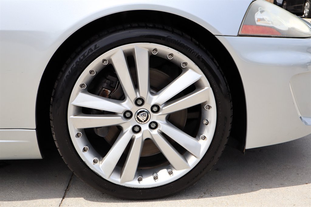 Used 2010 Jaguar XK Coupe RWD image 11