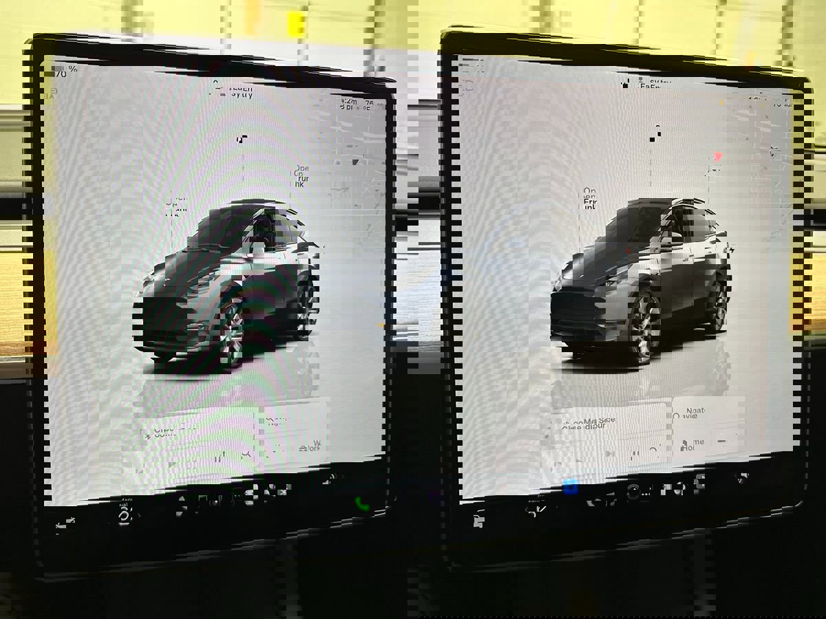 Used 2023 Tesla Model Y Long Range image 28