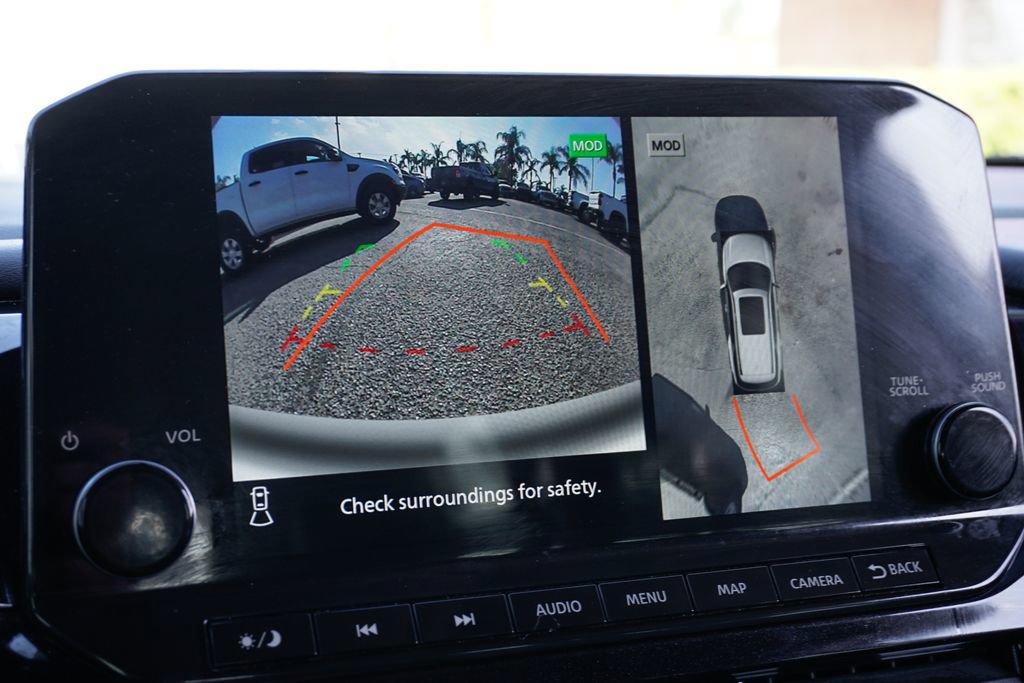 Used 2025 Nissan Pathfinder SL image 28