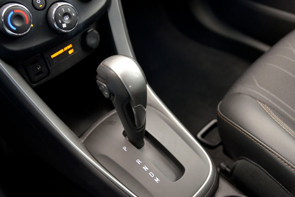 Used 2019 Chevrolet Trax LT w/ Driver Confidence Package image 25