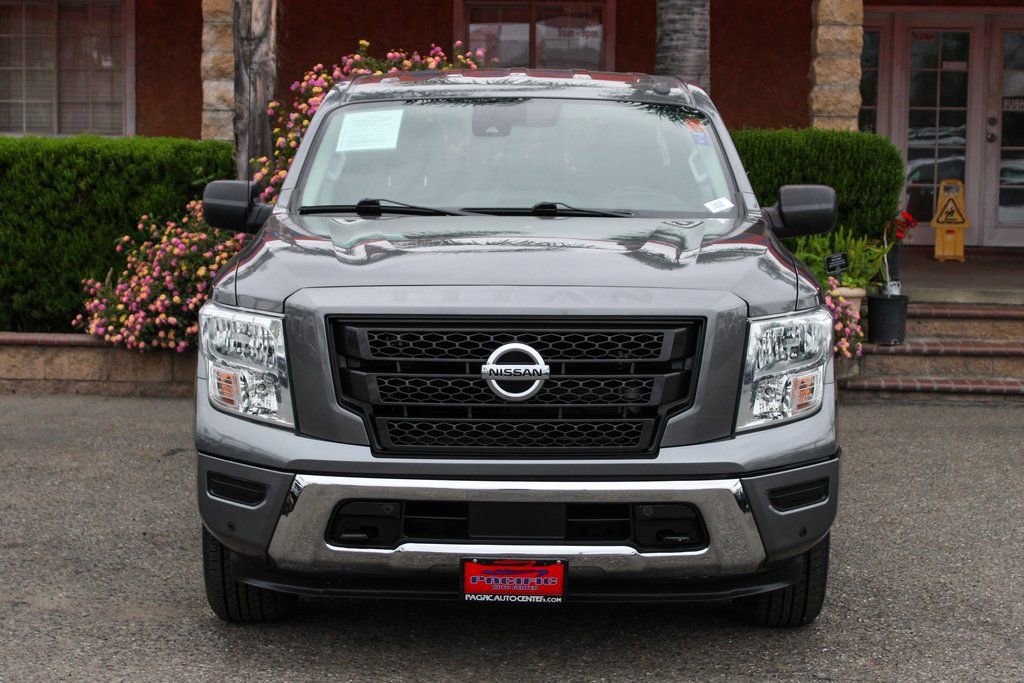 Used 2021 Nissan Titan SV w/ SV Convenience Package AWD/4WD image 3
