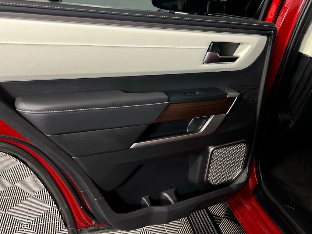 Used 2025 Toyota Sequoia Capstone image 26