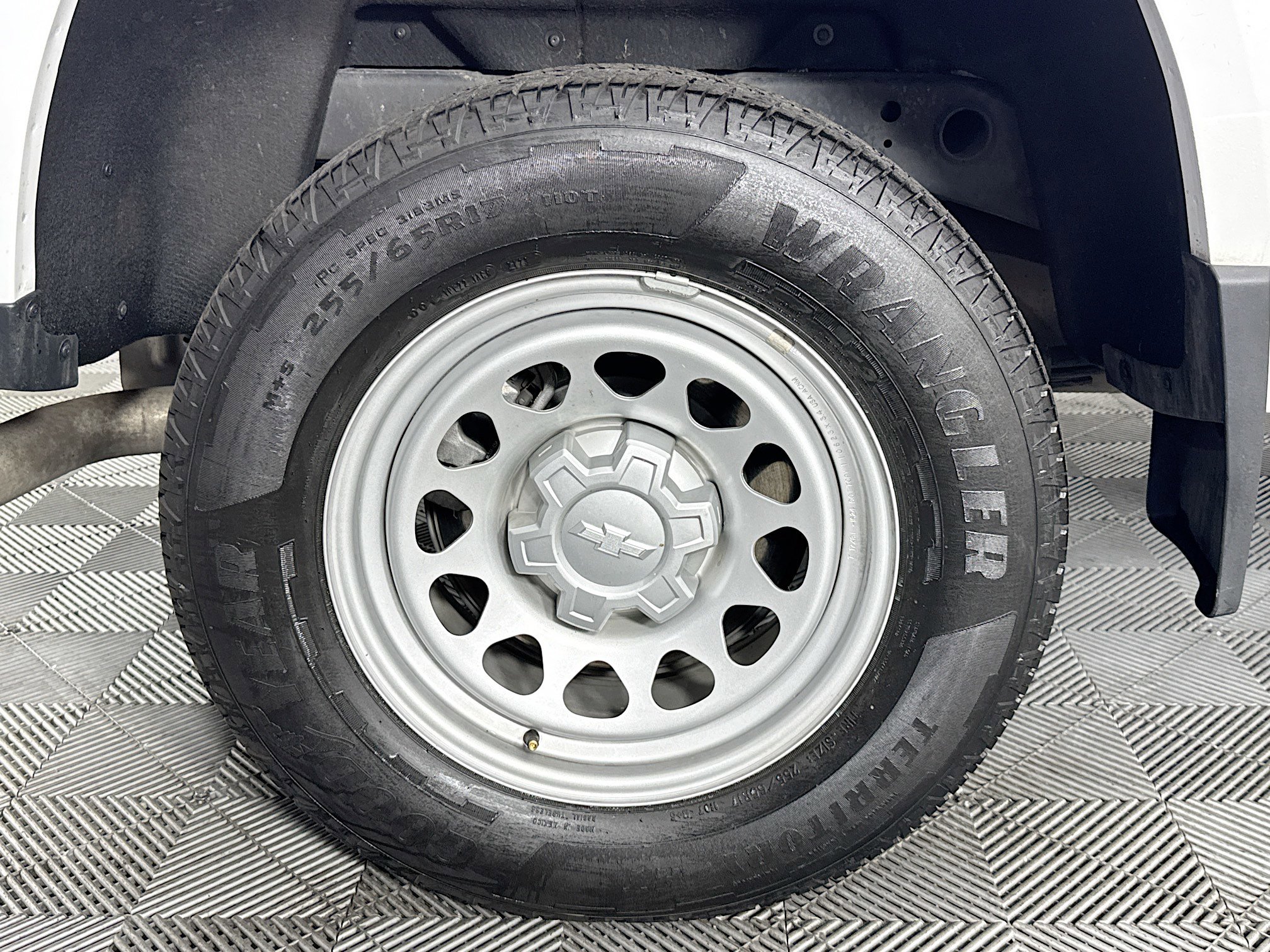 Used 2023 Chevrolet Colorado W/T w/ Safety Package image 32