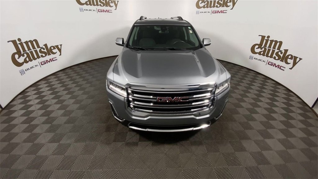 Used 2023 GMC Acadia SLE w/ Driver Convenience Package image 3