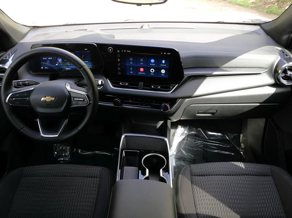 Used 2025 Chevrolet Equinox LT w/ Safety and Technology Package FWD image 16
