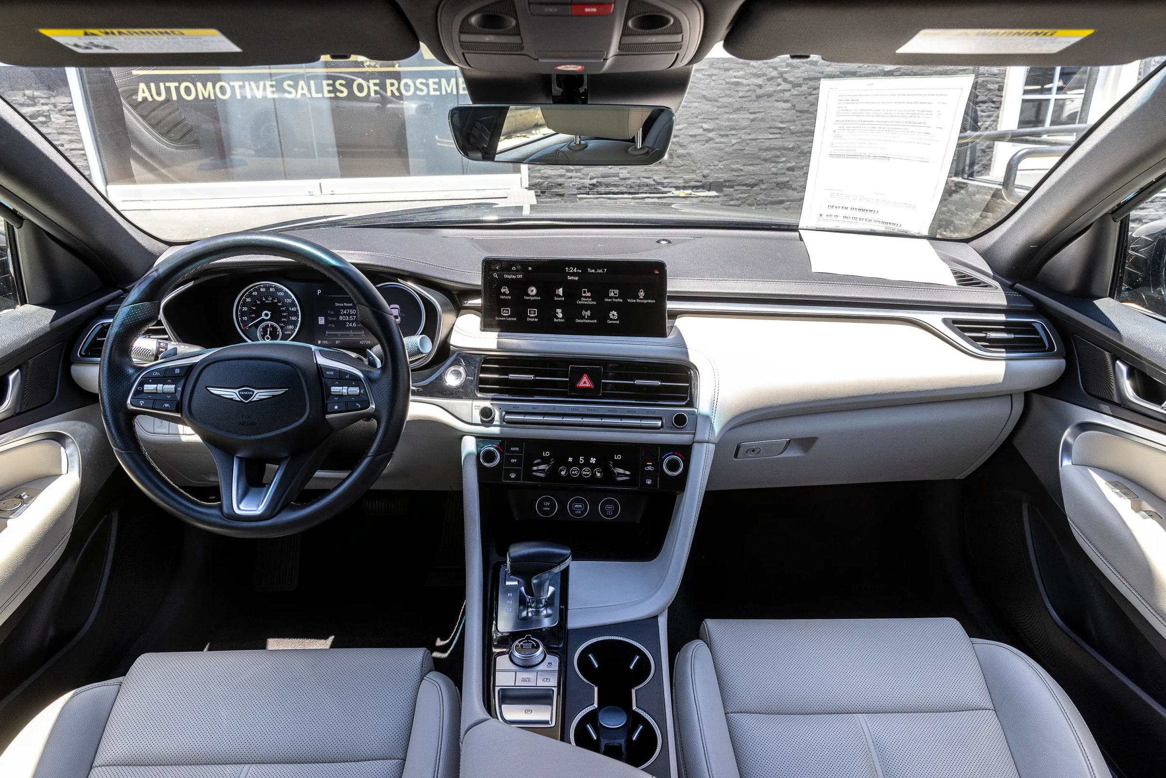 Used 2025 Genesis G70 2.5T RWD image 34
