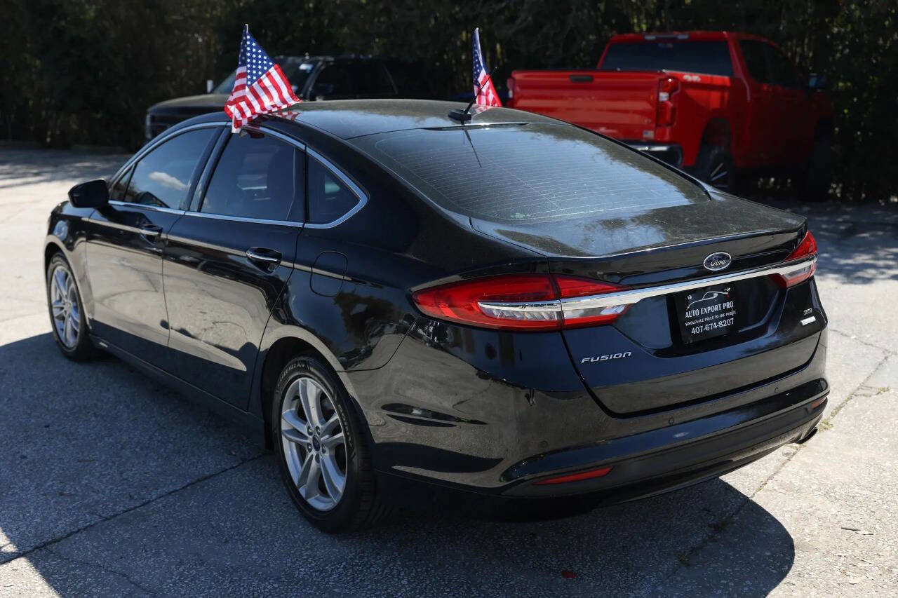 Used 2018 Ford Fusion SE w/ Fusion SE Technology Package image 4