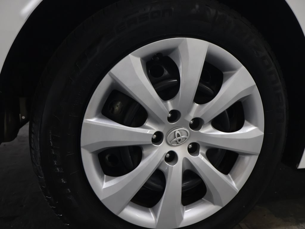 Used 2022 Toyota Corolla LE FWD image 32