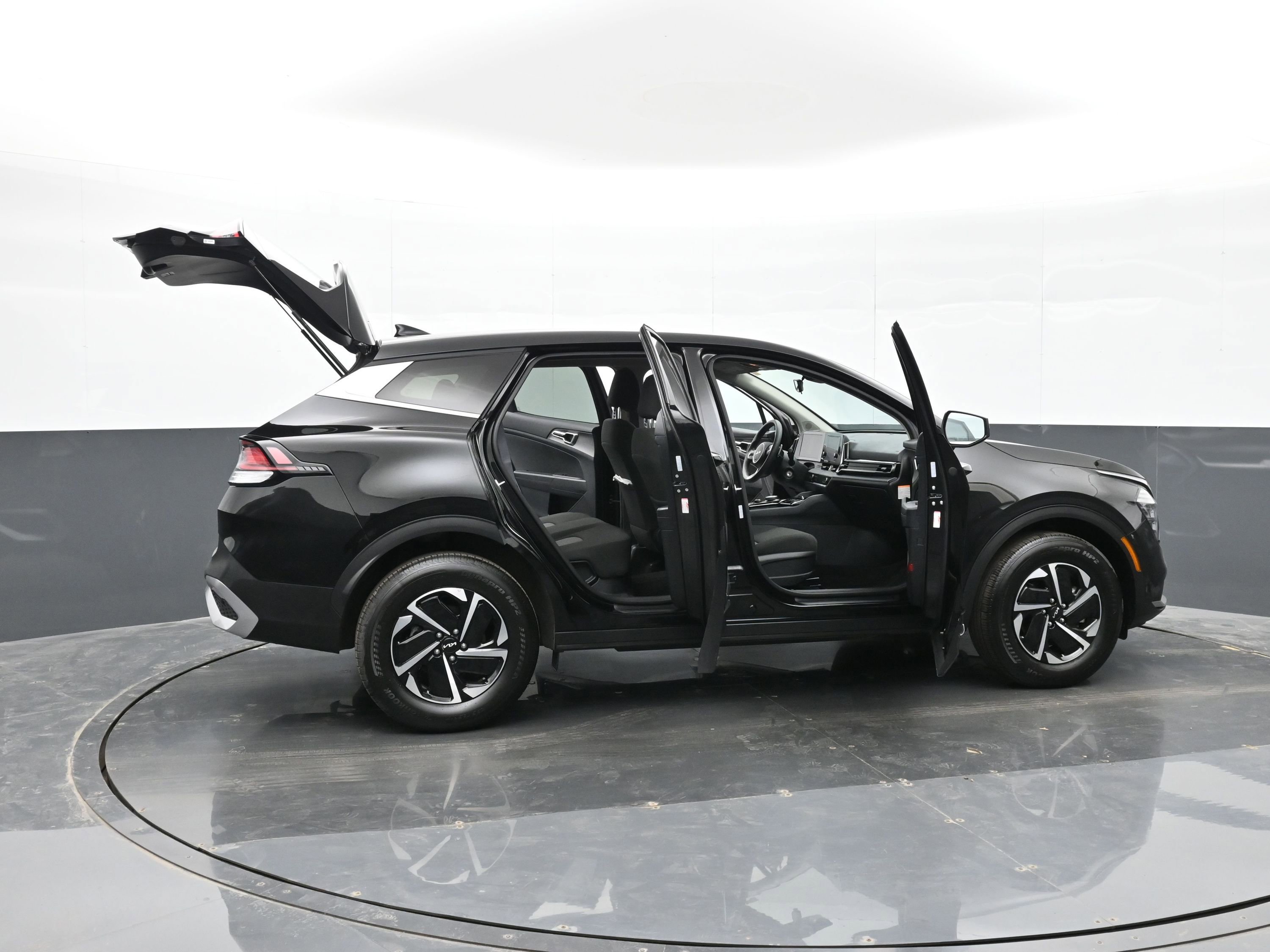 Used 2025 Kia Sportage LX image 41