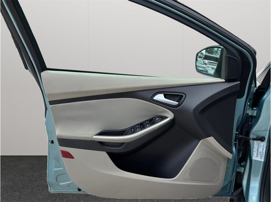 Used 2012 Ford Focus SEL FWD image 15