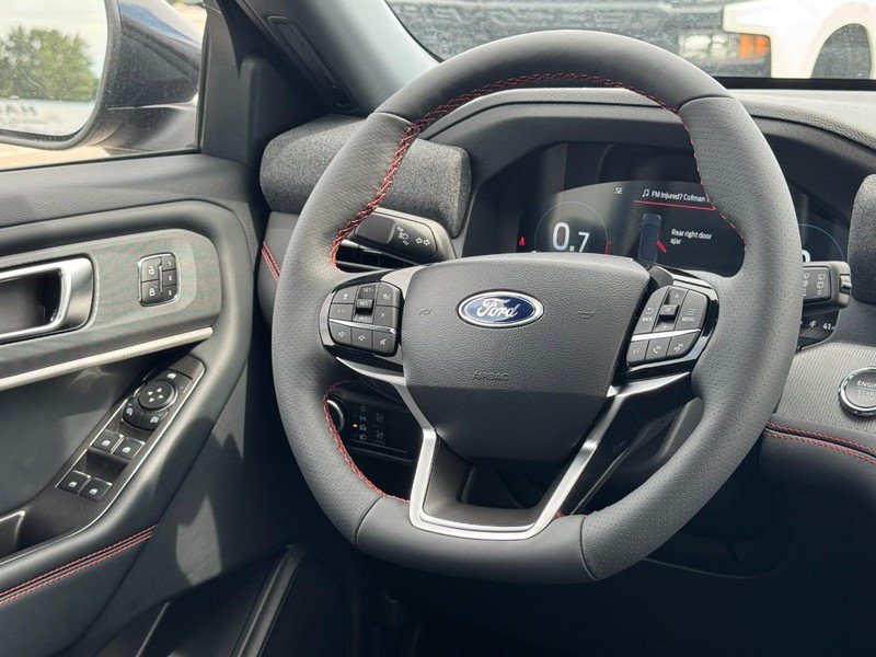 New 2026 Ford Explorer ST-Line w/ ST-Line Street Pack AWD/4WD image 8