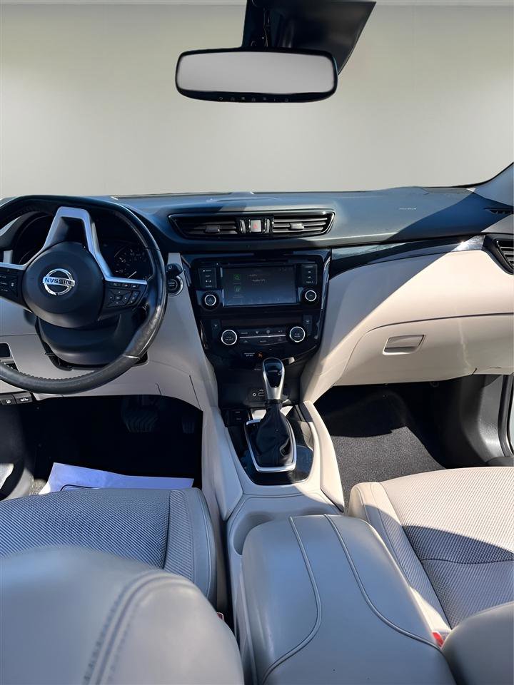 Used 2022 Nissan Rogue Sport SL w/ Premium Package image 18