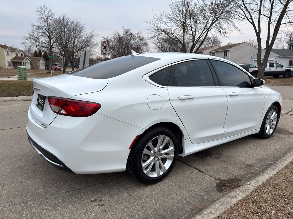 Used 2017 Chrysler 200 Limited Platinum FWD image 7